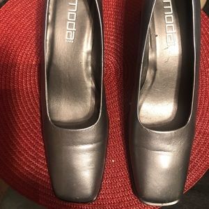 Gray Moda Spana Gray pump